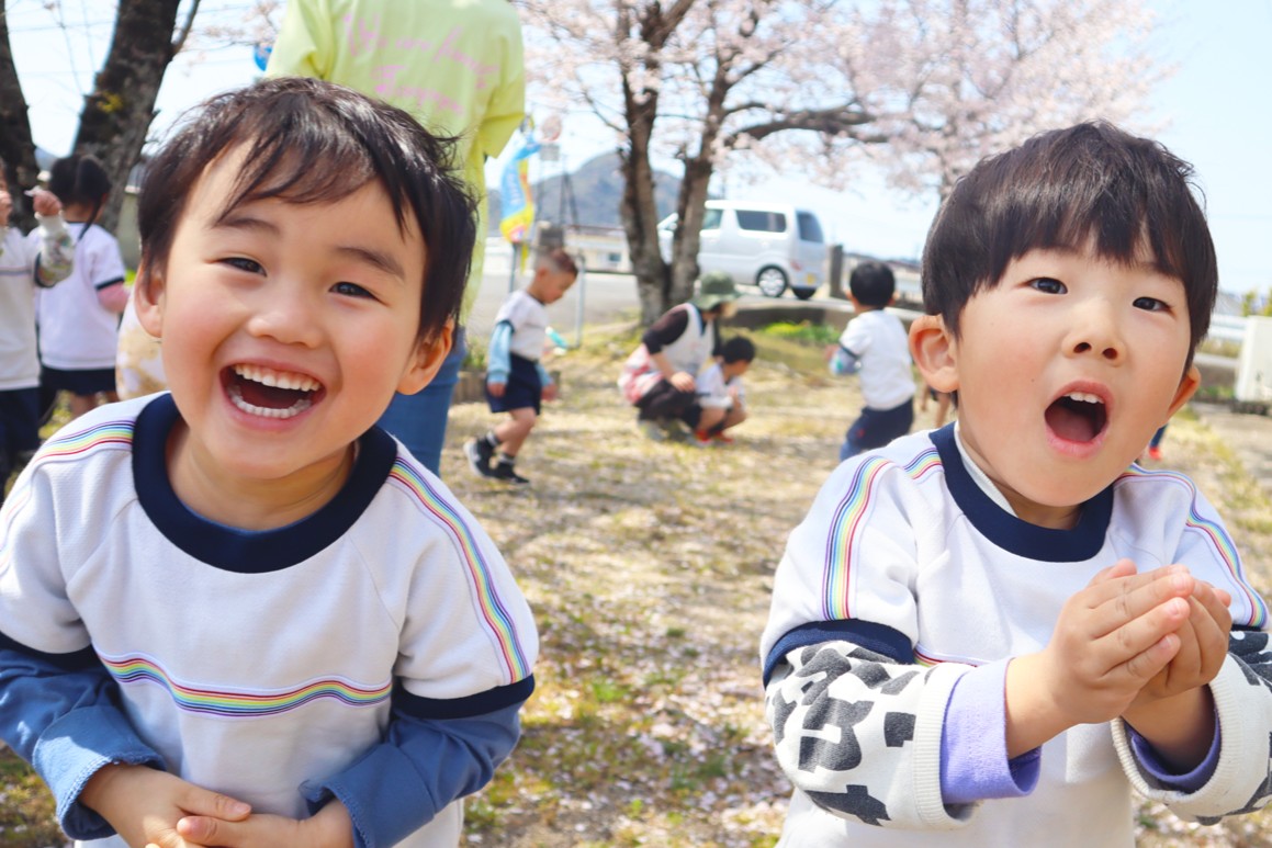 園で遊ぶ子どもたち1
